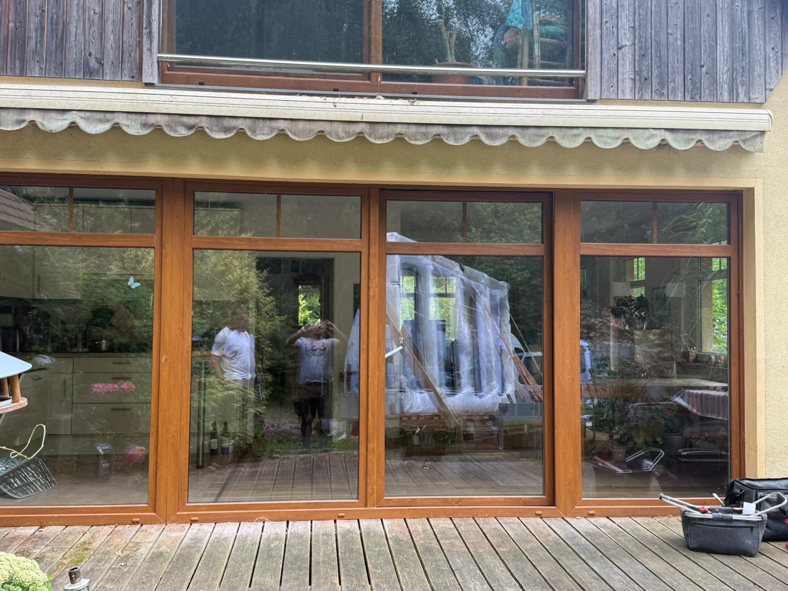 Große Fensterfront als Referenz von Montage Hecht